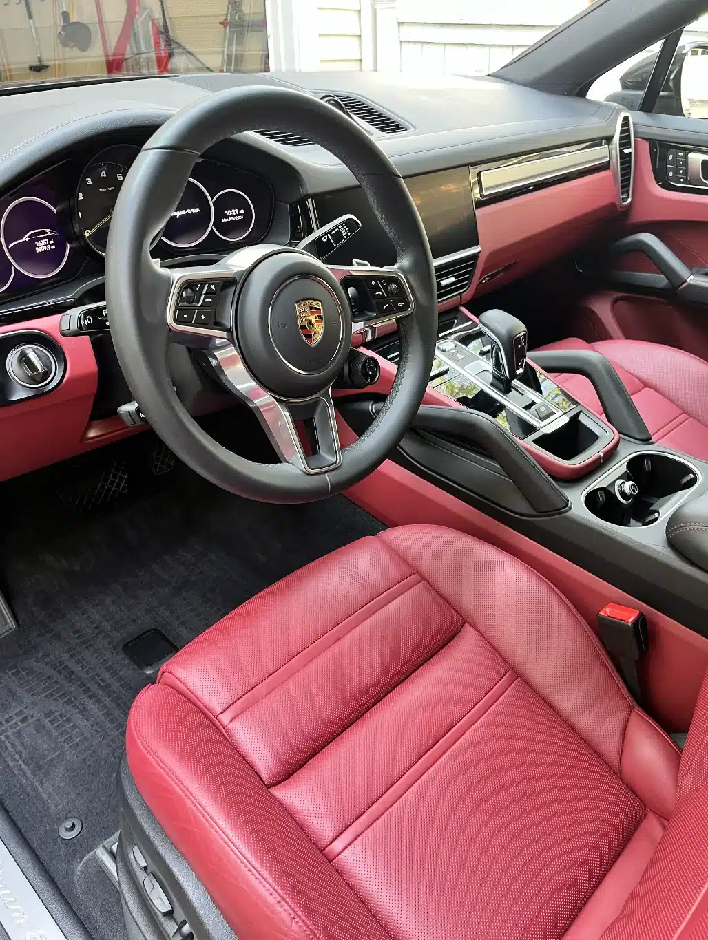poersche red interior