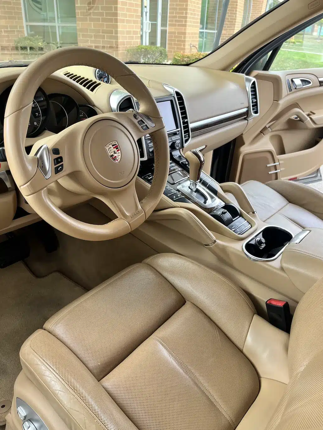 porsche cayanne interior off white