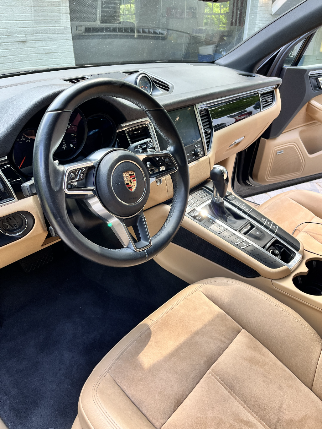 porsche macan interior detail